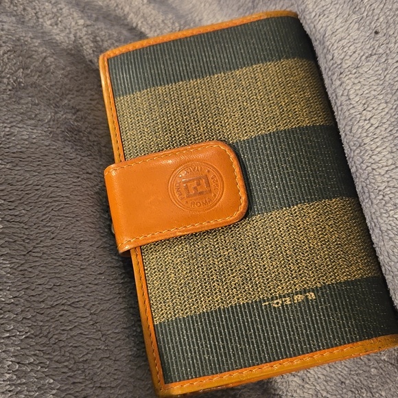 Fendi Kisslock Rehab Wallet Brown and Black Striped - Picture 4 of 16